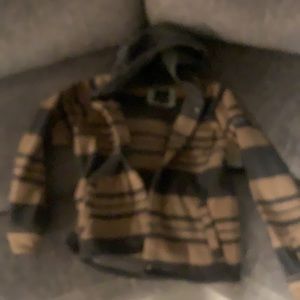 Boys Quiksilver Fleece Burton Up Top. Size 7.